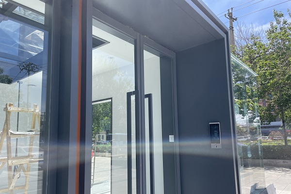 ������������άͨ�Ź�˾������������ʶ���Ž���װ����